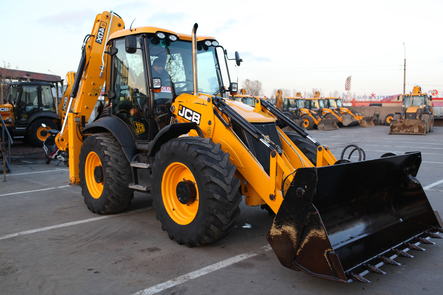 Колесный экскаватор JCB — РЕНТ РАМЕНСКОЕ